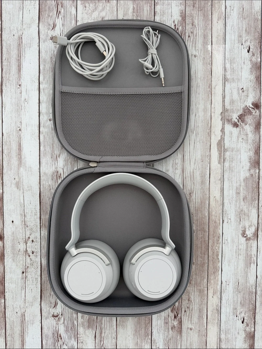 Microsoft Surface Wireless Headphones Noise Cancelling Minimal Use
